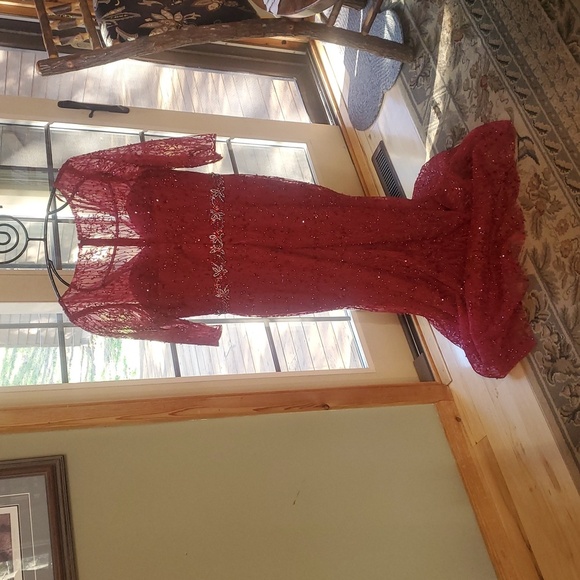 Lucci Lu Formal Elegant Burgandy Embellished Lace Maxi Sz. 10 Event Gown NWT - Picture 7 of 16